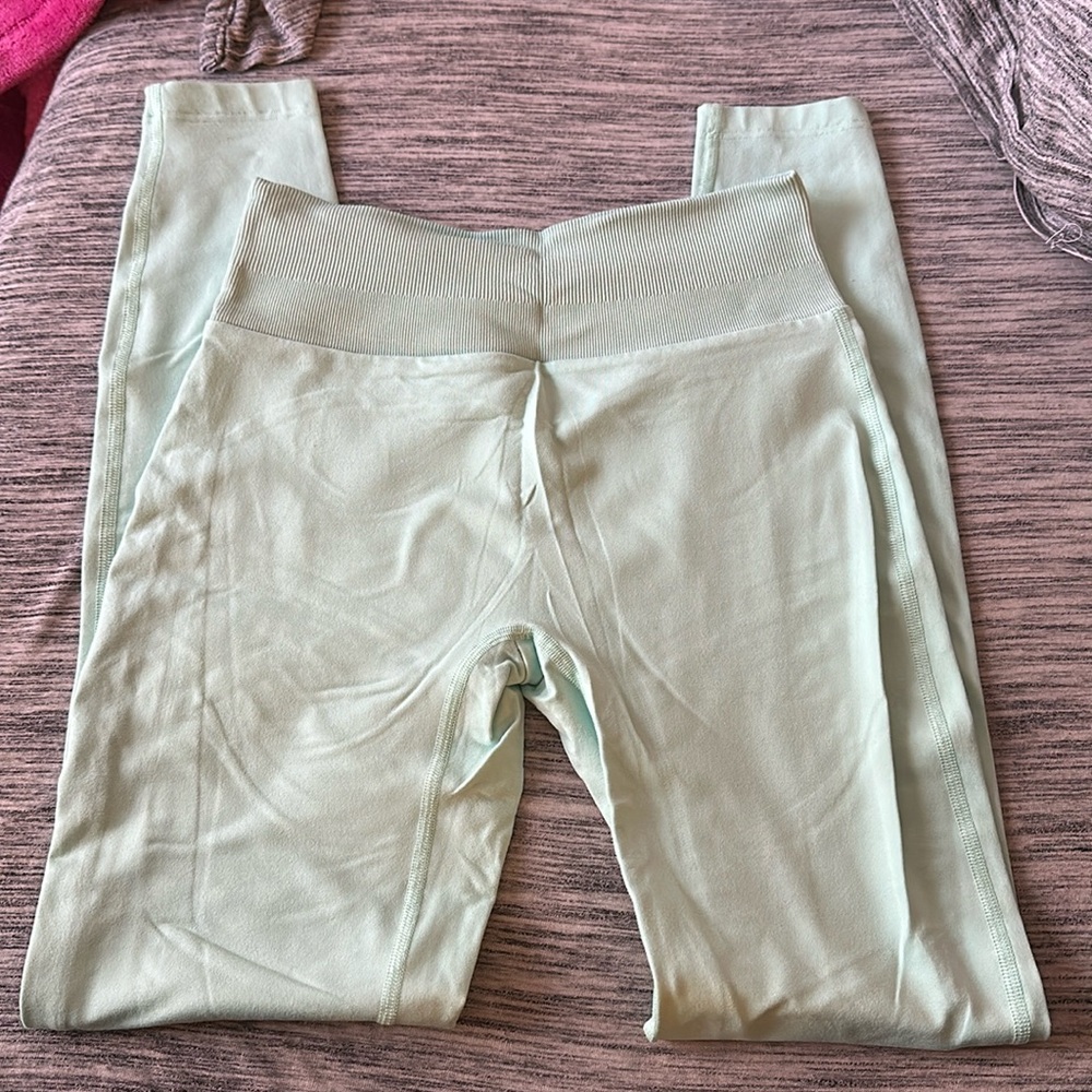 Bombshell Sportswear Spring Mint Figure Leggings